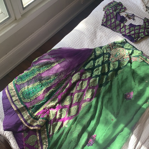 Shalwar Kameez 3piece can b taken out4 bigger size - Picture 5 of 5